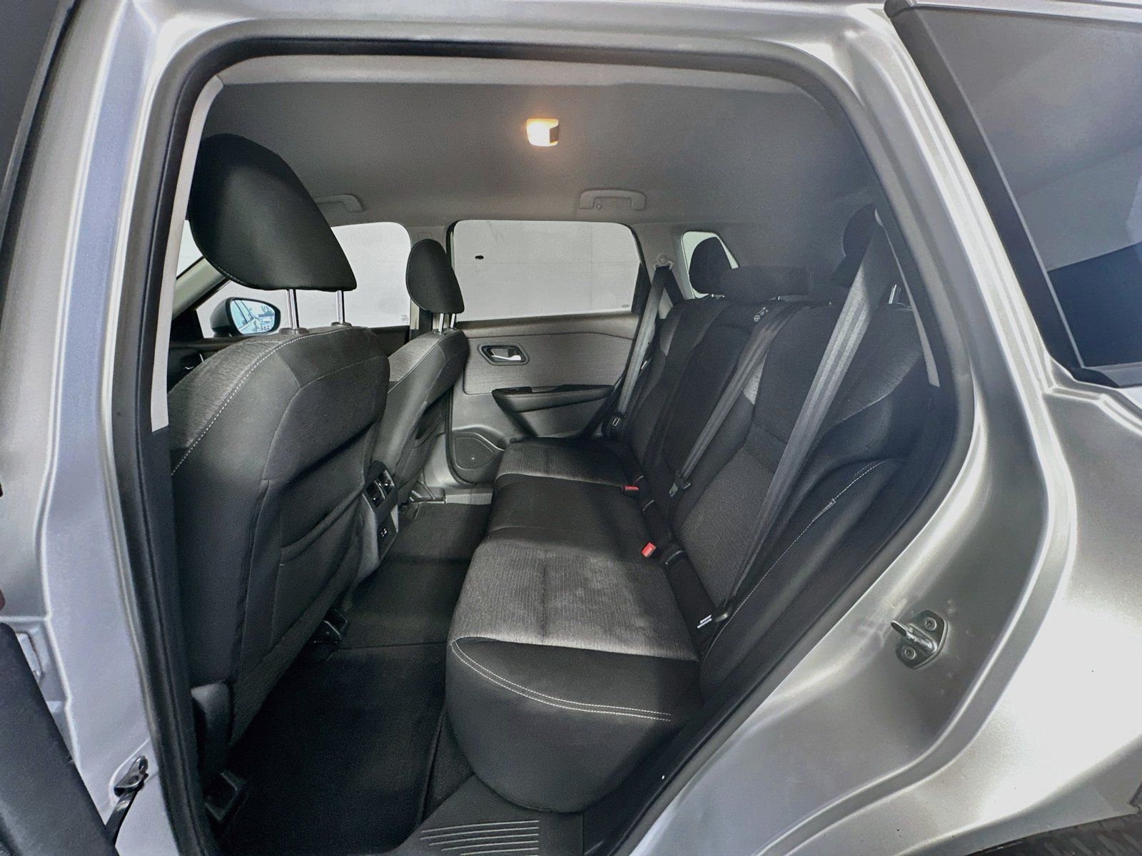 Used 2021 Nissan Rogue SV AWD/4WD image 22