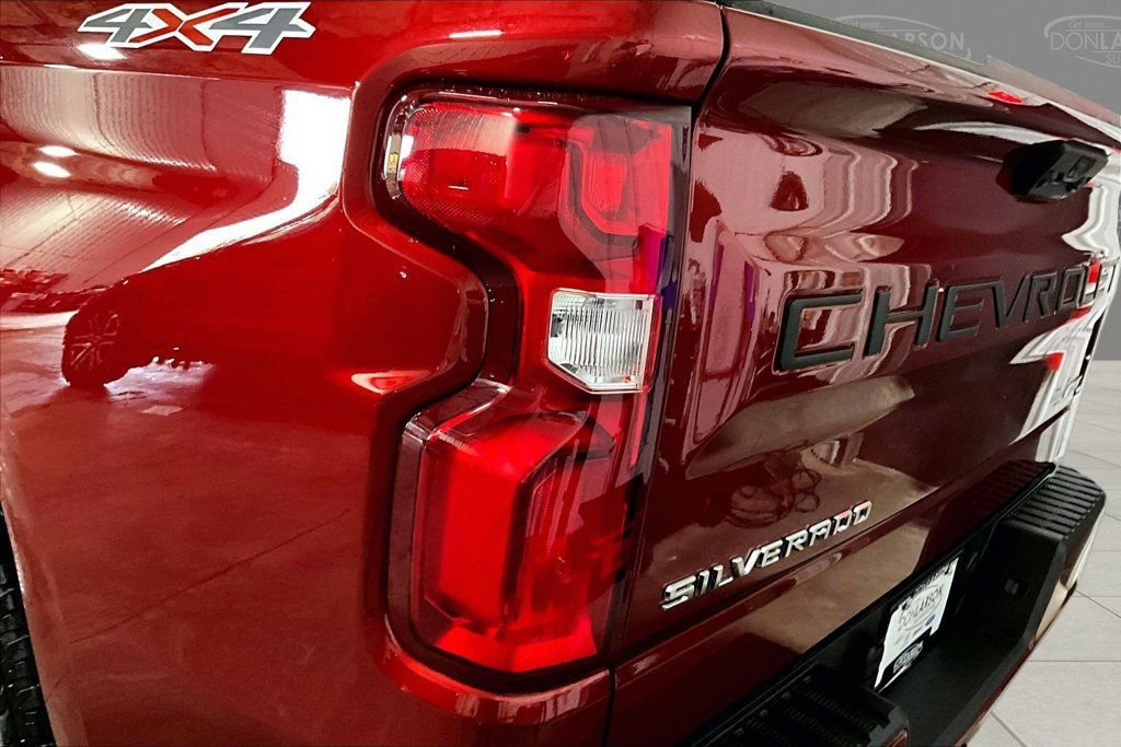 Used 2026 Chevrolet Silverado 1500 RST w/ RST Select Package AWD/4WD image 11