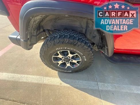 Used 2022 Jeep Wrangler Unlimited Rubicon w/ Cold Weather Group AWD/4WD image 9