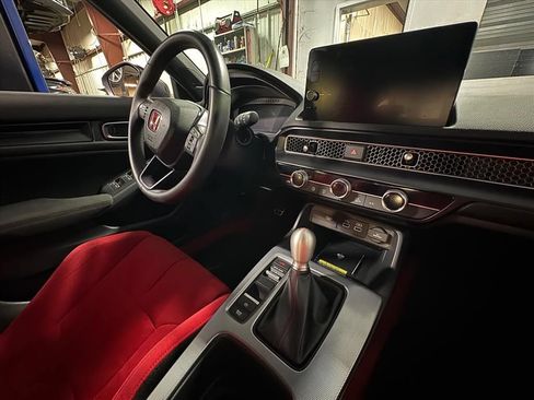 Used 2025 Honda Civic Type R image 4