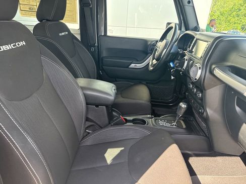Used 2014 Jeep Wrangler Rubicon w/ Power Convenience Group AWD/4WD image 23