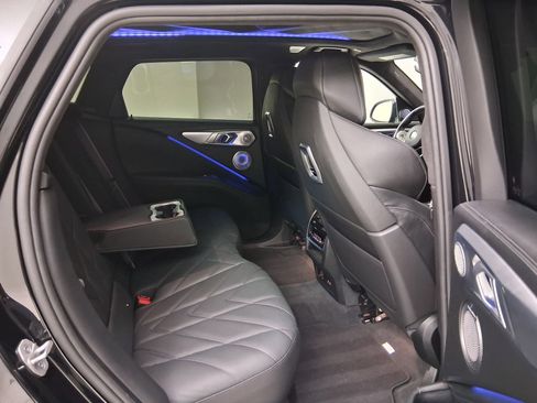 Certified 2023 BMW XM AWD/4WD image 31