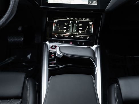 Certified 2023 Audi e-tron S Prestige w/ Prestige Package image 20