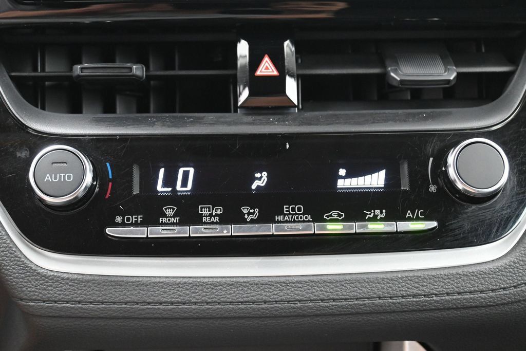 Used 2025 Toyota Corolla Cross LE FWD image 20