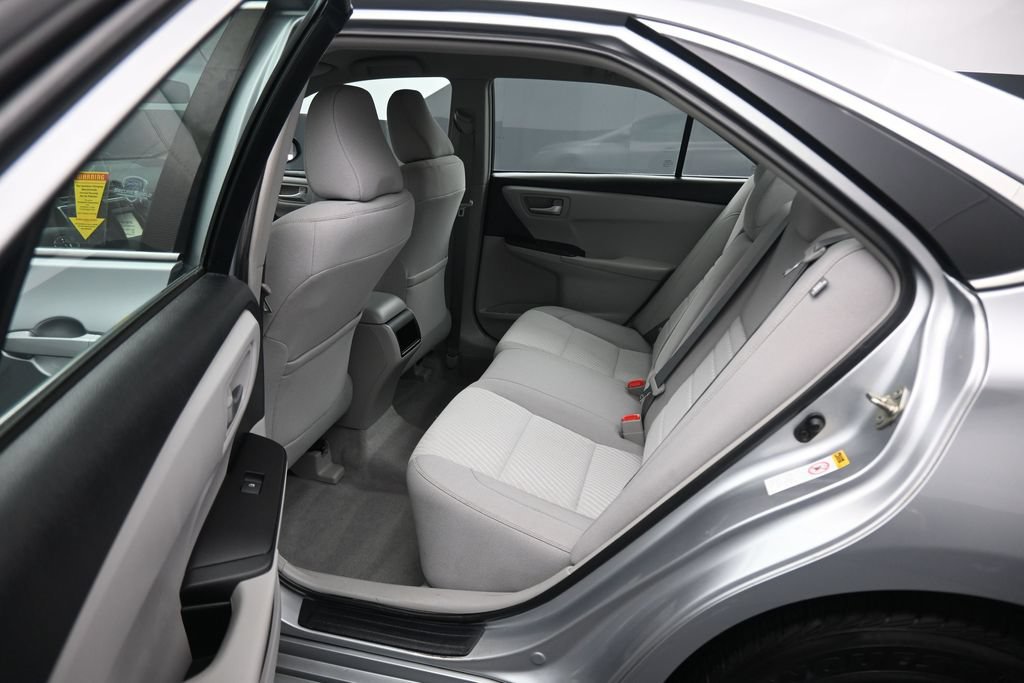 Used 2017 Toyota Camry LE FWD image 30
