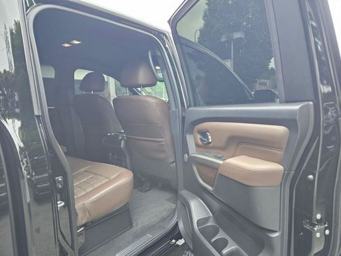 Used 2021 Nissan Titan Platinum Reserve AWD/4WD image 14
