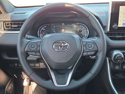 Used 2025 Toyota RAV4 SE w/ Weather & Moonroof Package AWD/4WD image 19