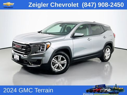 Used 2024 GMC Terrain SLE image 1