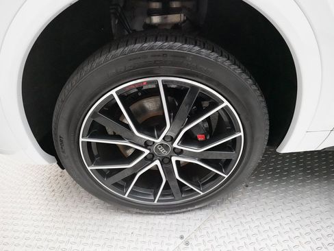 Used 2023 Audi SQ5 Premium Plus w/ Premium Plus Package image 28