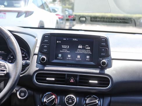 Certified 2021 Hyundai Kona SEL FWD image 18