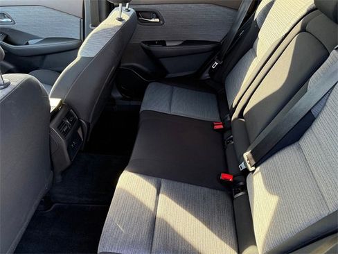 Used 2023 Nissan Rogue SV image 10