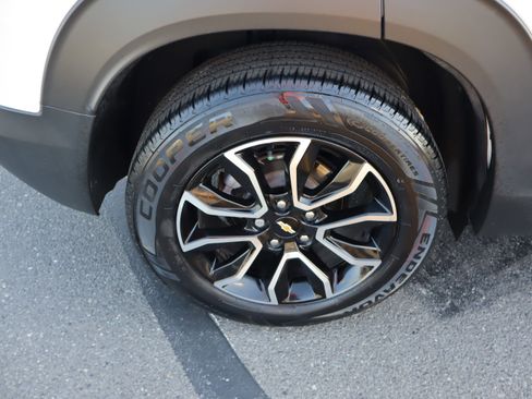 Used 2021 Chevrolet TrailBlazer ACTIV w/ Technology Package FWD image 38