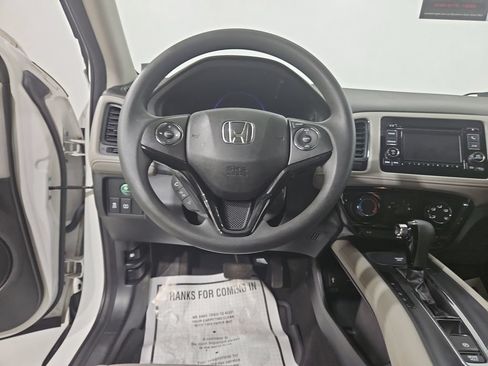 Used 2017 Honda HR-V LX image 13
