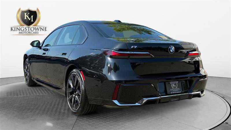 Used 2023 BMW i7 xDrive60 AWD/4WD image 3