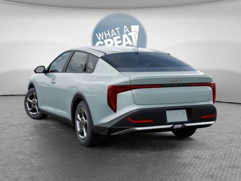 New 2026 Kia K4 FWD image 4