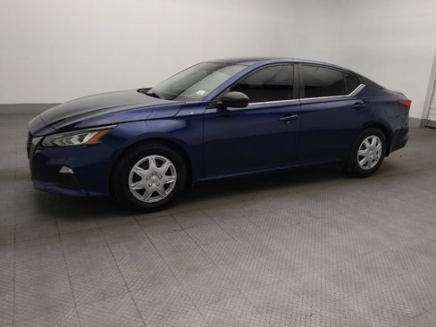 Used 2019 Nissan Altima 2.5 SR w/ SR Premium Package FWD image 2