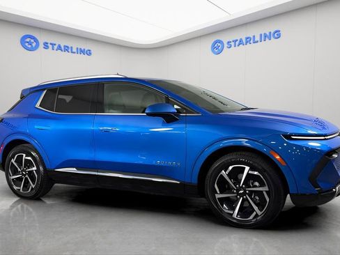 Used 2025 Chevrolet Equinox EV LT w/ Convenience Package image 12