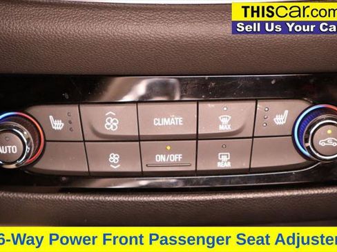 Used 2023 Buick Enclave Essence image 18