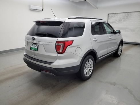 Used 2019 Ford Explorer XLT w/ Equipment Group 202A FWD image 9