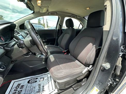 Used 2017 Chevrolet Sonic LT w/ RS Package FWD image 10