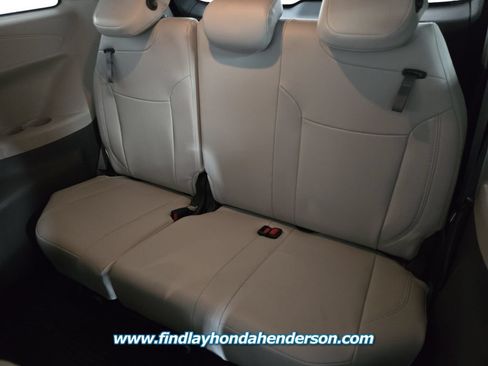 Used 2023 Toyota Sienna LE FWD image 16