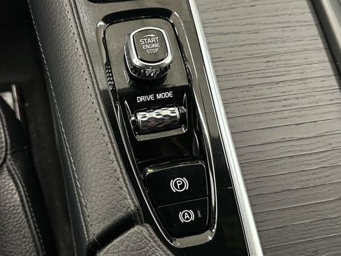 Used 2020 Volvo XC90 T6 Momentum w/ Protection Package Premier AWD/4WD image 31
