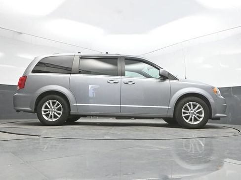Used 2018 Dodge Grand Caravan SXT FWD image 41