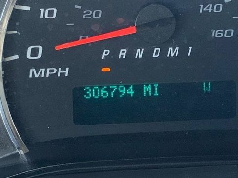 Used 2014 Chevrolet Express 2500 RWD image 15