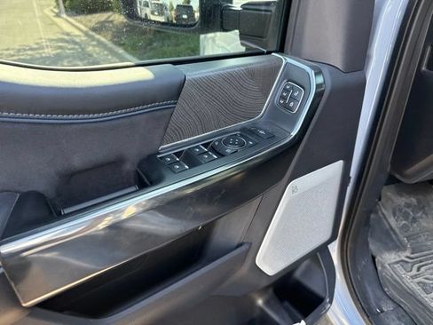 Used 2025 Ford F350 Platinum AWD/4WD image 9