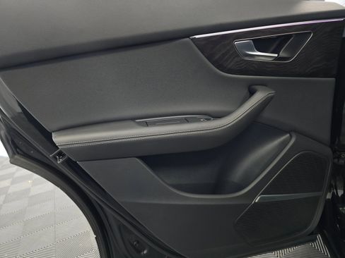 Used 2023 Audi Q8 Premium Plus image 20