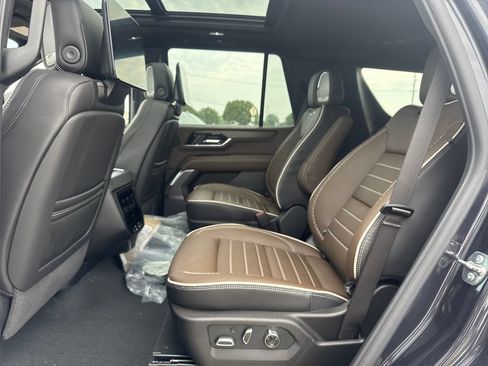 New 2026 GMC Yukon Denali Ultimate AWD/4WD image 12
