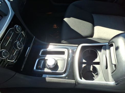 Used 2023 Chrysler 300 Touring w/ Sport Appearance Package image 20