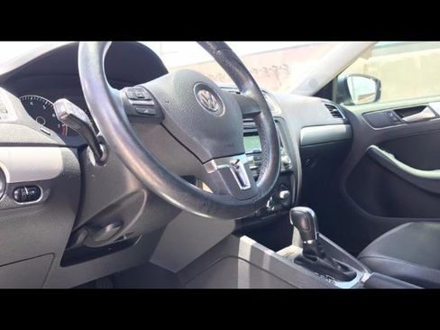 Used 2014 Volkswagen Jetta SE image 6