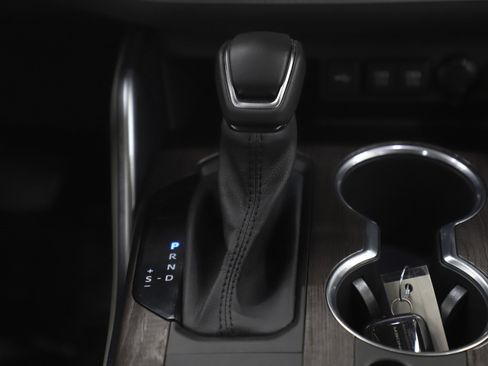 Used 2021 Toyota Highlander Limited image 20