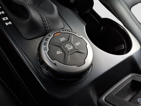 Used 2025 Ford Bronco Outer Banks AWD/4WD image 20