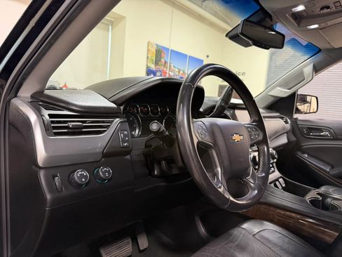 Used 2018 Chevrolet Suburban LT AWD/4WD image 31