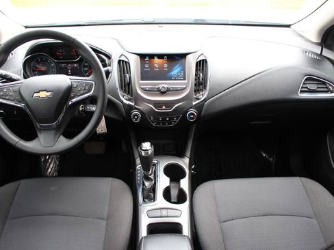 Used 2018 Chevrolet Cruze LT FWD image 28