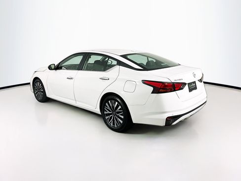 Used 2025 Nissan Altima 2.5 SV image 5