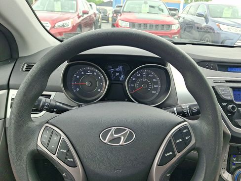 Used 2013 Hyundai Elantra GLS w/ Preferred Pkg FWD image 19