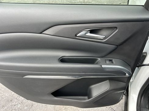 Used 2025 Chevrolet Traverse LT w/ Sun and Wheel Package image 33