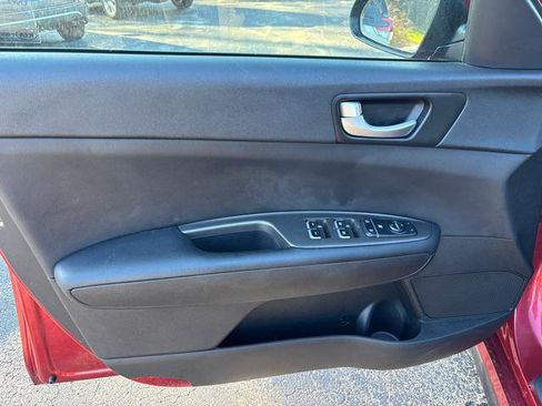 Used 2019 Kia Optima S image 10