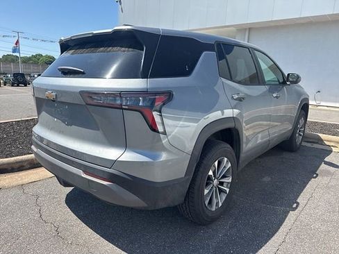 Used 2026 Chevrolet Equinox LT FWD image 4