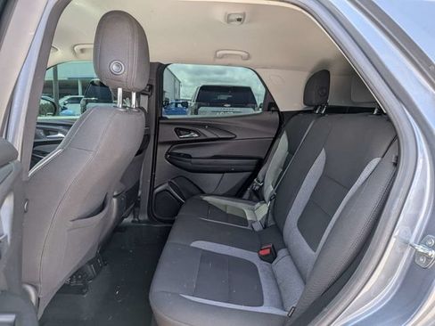Used 2022 Chevrolet TrailBlazer LT w/ Convenience Package FWD image 14