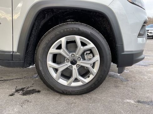 New 2026 Jeep Compass Latitude image 30