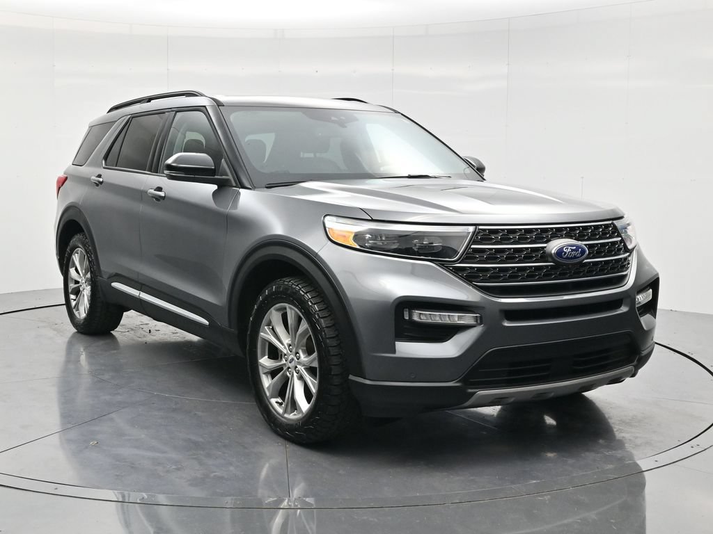 Used 2024 Ford Explorer XLT w/ Equipment Group 202A AWD/4WD image 3