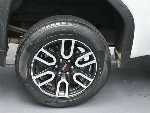Used 2025 GMC Sierra 1500 AT4 w/ AT4 Premium Package AWD/4WD image 35