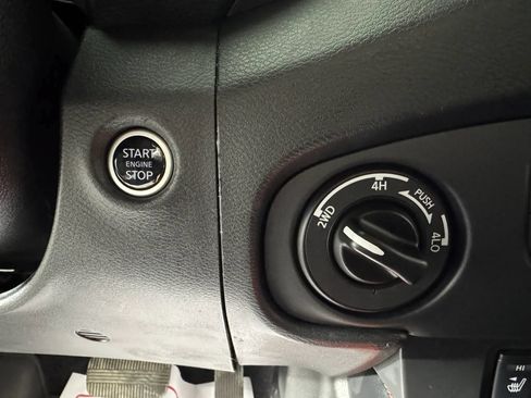Used 2023 Nissan Frontier PRO-4X w/ Pro-4X Premium Package AWD/4WD image 18
