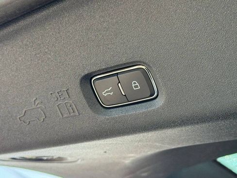 Used 2025 Ford Expedition Active AWD/4WD image 22