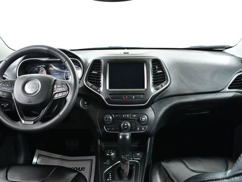 Used 2022 Jeep Cherokee Trailhawk w/ Comfort/Convenience Group AWD/4WD image 7