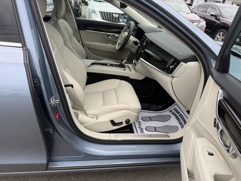 Used 2017 Volvo S90 T5 Momentum w/ Convenience Package FWD image 13